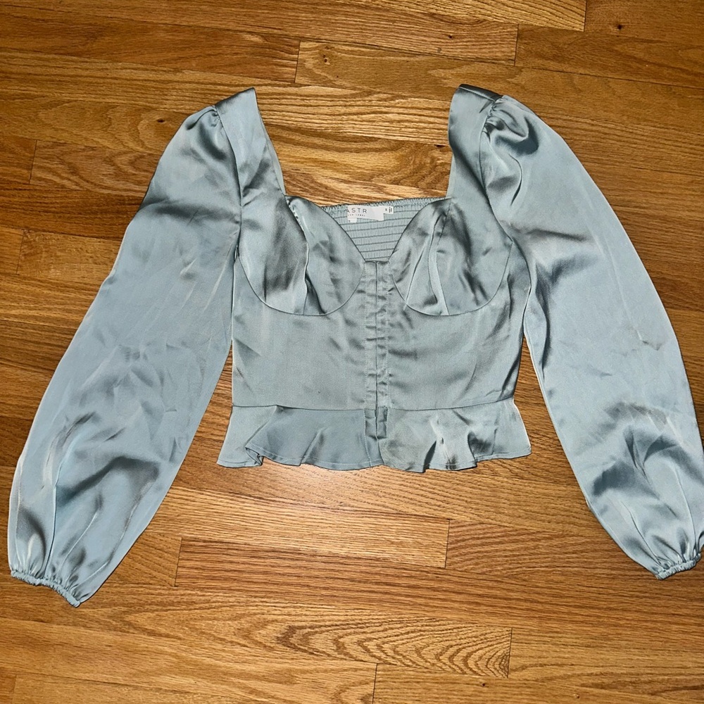 Like new green silk-like top
